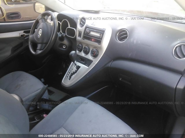 2T1KU4EE7AC379529 - 2010 TOYOTA COROLLA MATRIX  RED photo 5