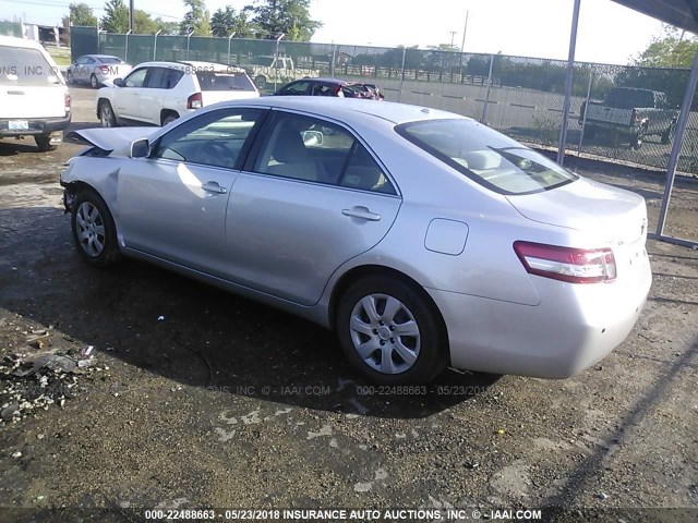 4T1BF3EK1BU759427 - 2011 TOYOTA CAMRY SE/LE/XLE SILVER photo 3