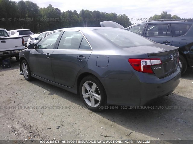 4T1BF1FKXCU052136 - 2012 TOYOTA CAMRY SE/LE/XLE ლურჯი ფოტო 3