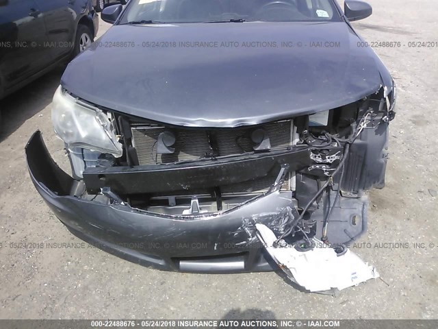 4T1BF1FKXCU052136 - 2012 TOYOTA CAMRY SE/LE/XLE ლურჯი ფოტო 6