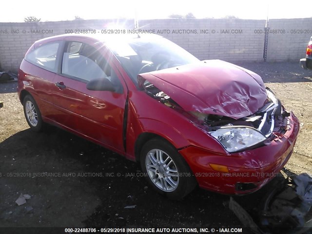 1FAFP31N56W160114 - 2006 FORD FOCUS ZX3 RED photo 1