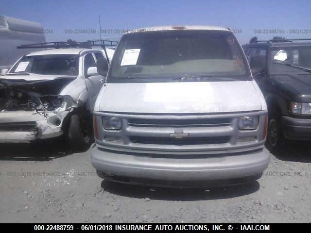 1GCFG25W511119348 - 2001 CHEVROLET EXPRESS G2500  WHITE photo 1