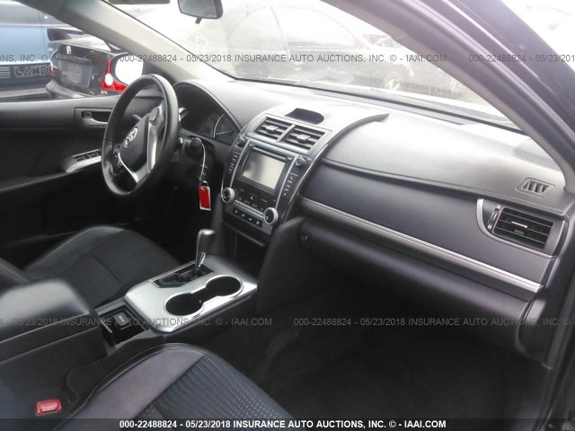 4T1BF1FK2CU185294 - 2012 TOYOTA CAMRY SE/LE/XLE 黑色 照片 5