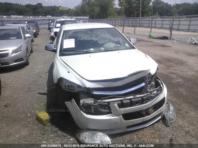 1G1ZG57B894159922 - 2009 CHEVROLET MALIBU LS თეთრი ფოტო 6