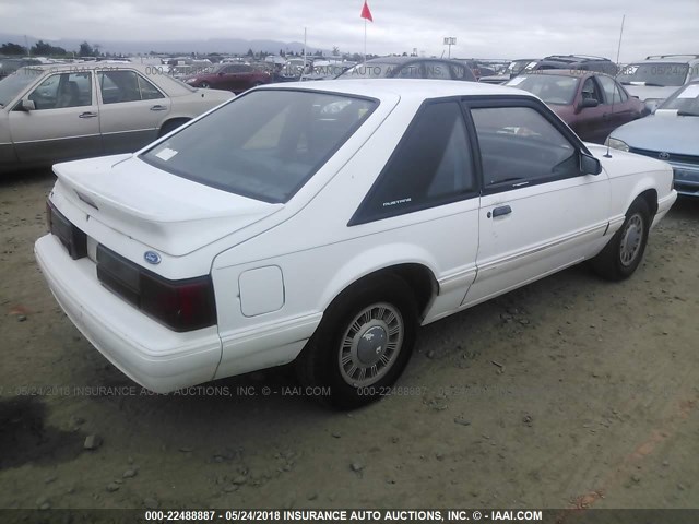 1FACP41M3PF139795 - 1993 FORD MUSTANG LX WHITE photo 4