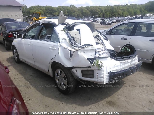 4T4BE46KX8R030767 - 2008 TOYOTA CAMRY CE/LE/XLE/SE WHITE photo 3