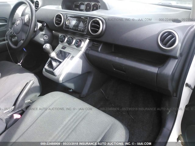 JTLKE50E191073537 - 2009 TOYOTA SCION XB თეთრი ფოტო 5