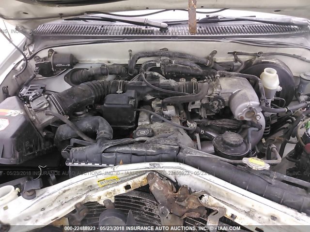 5TEVL52N13Z261774 - 2003 TOYOTA TACOMA XTRACAB WHITE photo 10