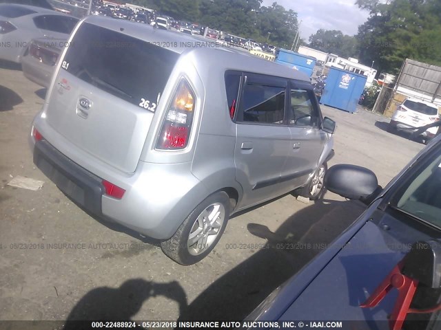 KNDJT2A24A7114910 - 2010 KIA SOUL +/!/SPORT GRAY photo 4