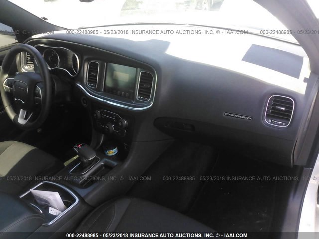 2C3CDXJG9GH105460 - 2016 DODGE CHARGER SXT WHITE photo 5