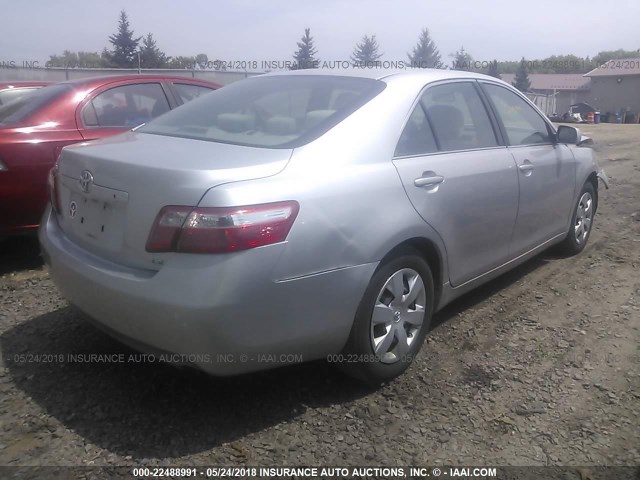 4T1BE46K28U790654 - 2008 TOYOTA CAMRY CE/LE/XLE/SE SILVER photo 4