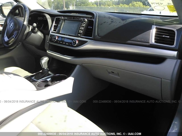 5TDJKRFH4ES062019 - 2014 TOYOTA HIGHLANDER XLE ვერცხლისფერი ფოტო 5