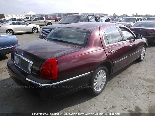 1LNHM82W93Y690369 - 2003 LINCOLN TOWN CAR SIGNATURE BURGUNDY photo 4