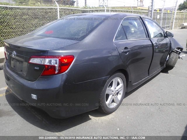 4T1BF1FK4EU829011 - 2014 TOYOTA CAMRY L/SE/LE/XLE ნაცრისფერი ფოტო 4