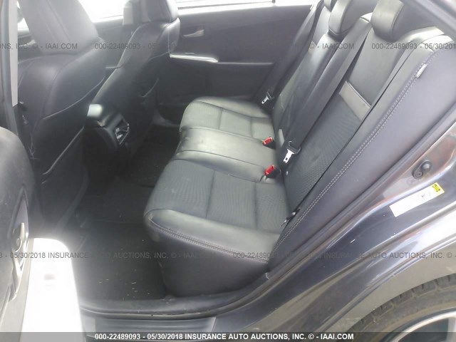 4T1BF1FK4EU829011 - 2014 TOYOTA CAMRY L/SE/LE/XLE ნაცრისფერი ფოტო 8