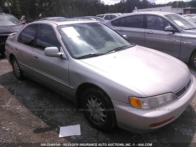 1HGCD5652TA052876 - 1996 HONDA ACCORD EX/EX-R SILVER photo 1