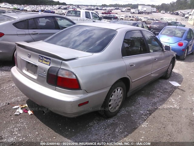 1HGCD5652TA052876 - 1996 HONDA ACCORD EX/EX-R SILVER photo 4