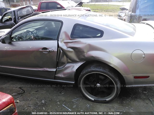 1ZVHT82H685102152 - 2008 FORD MUSTANG GT GRAY photo 6