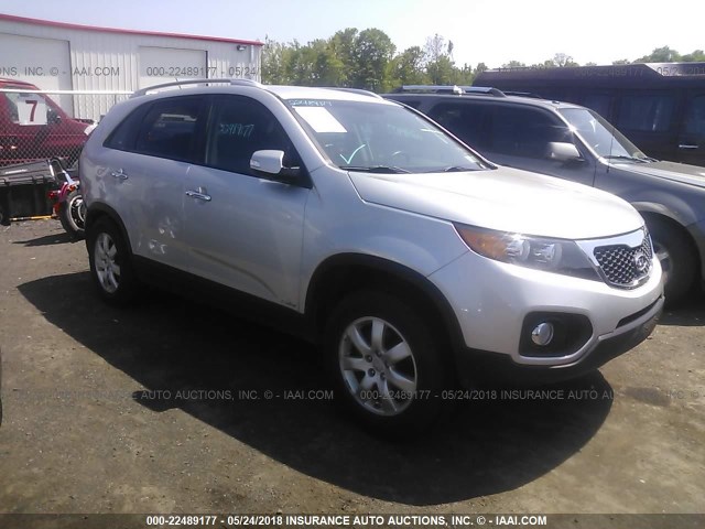 5XYKTCA68DG390138 - 2013 KIA SORENTO LX SILVER photo 1