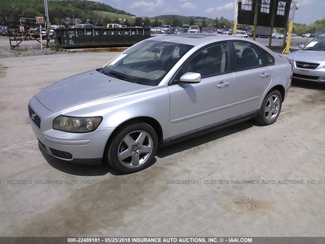 YV1MH682052058103 - 2005 VOLVO S40 T5 SILVER photo 2