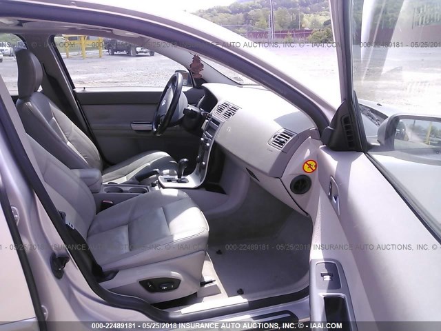 YV1MH682052058103 - 2005 VOLVO S40 T5 SILVER photo 5