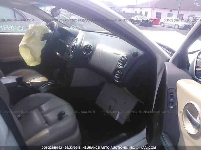 2G2WP552X81147069 - 2008 PONTIAC GRAND PRIX WHITE photo 5