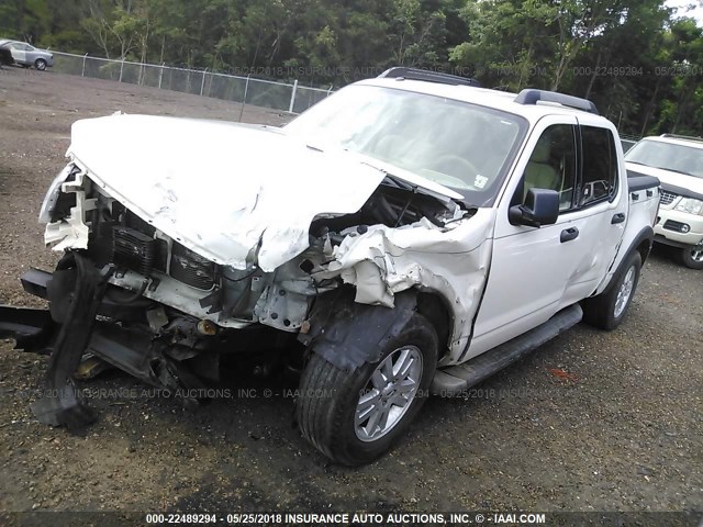 1FMEU31EX8UA25476 - 2008 FORD EXPLORER SPORT TR XLT WHITE photo 2