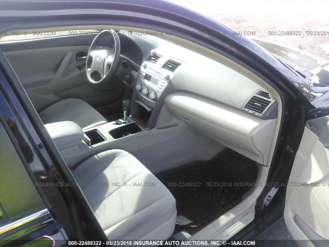 4T4BF3EK3BR131150 - 2011 TOYOTA CAMRY SE/LE/XLE 黑色 照片 5