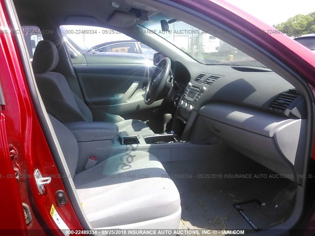 4T4BF3EKXAR023431 - 2010 TOYOTA CAMRY SE/LE/XLE 红色 照片 5