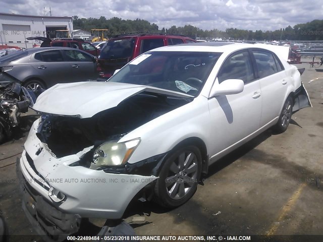 4T1BK36BX5U048095 - 2005 TOYOTA AVALON XL/XLS/TOURING/LIMITED WHITE photo 2