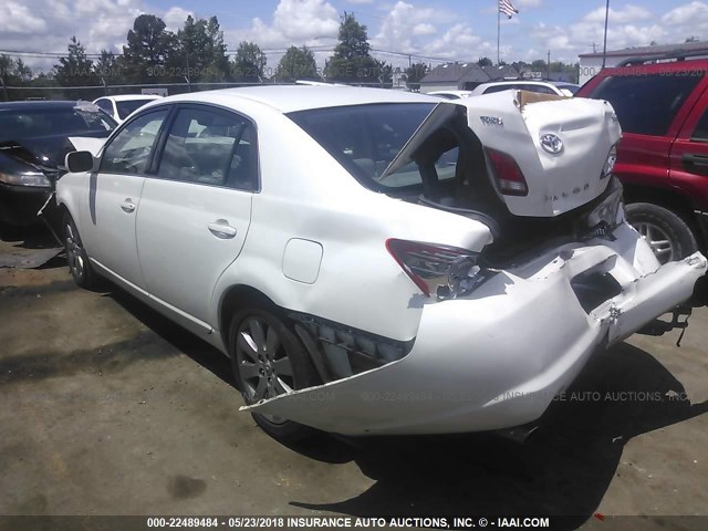 4T1BK36BX5U048095 - 2005 TOYOTA AVALON XL/XLS/TOURING/LIMITED WHITE photo 3