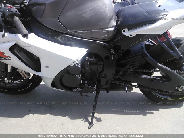 JS1GN7FA5F2100241 - 2015 SUZUKI GSX-R600 WHITE photo 9