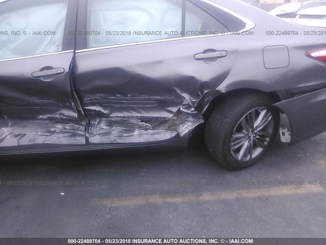 4T1BF1FK3FU095611 - 2015 TOYOTA CAMRY LE/XLE/SE/XSE GRAY photo 6
