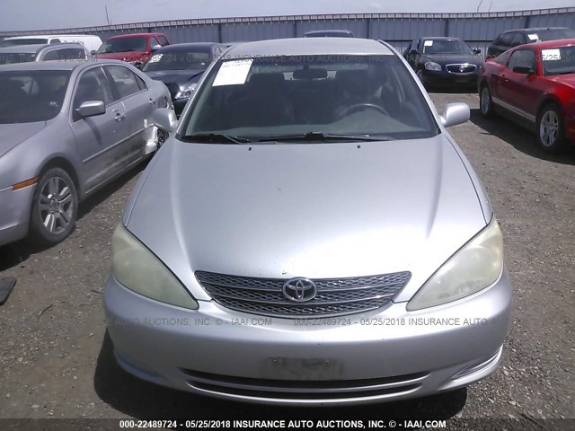 4T1BE32K02U037454 - 2002 TOYOTA CAMRY LE/XLE/SE ვერცხლისფერი ფოტო 6