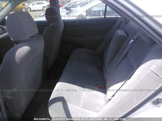 4T1BE32K02U037454 - 2002 TOYOTA CAMRY LE/XLE/SE ვერცხლისფერი ფოტო 8