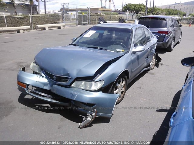 19UYA2254WL013928 - 1998 ACURA 3.0CL Light Blue photo 2