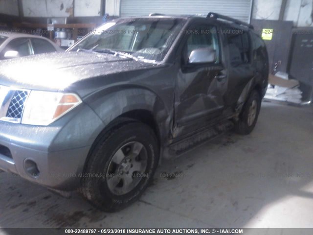 5N1AR18UX6C607761 - 2006 NISSAN PATHFINDER LE/SE/XE GRAY photo 6