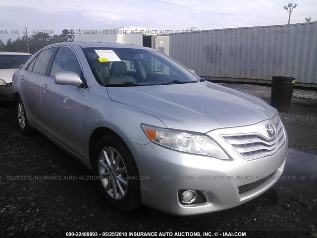 4T1BK3EK5BU611017 - 2011 TOYOTA CAMRY SE/LE/XLE 银色 照片 1