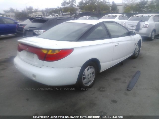1G8ZY14772Z285740 - 2002 SATURN SC2 WHITE photo 4