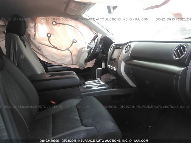 5TFRY5F1XHX217460 - 2017 TOYOTA TUNDRA DOUBLE CAB SR/SR5 GRAY photo 5