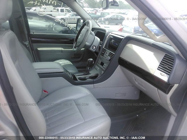 5LMEU68H85ZJ16484 - 2005 LINCOLN AVIATOR 银色 照片 5