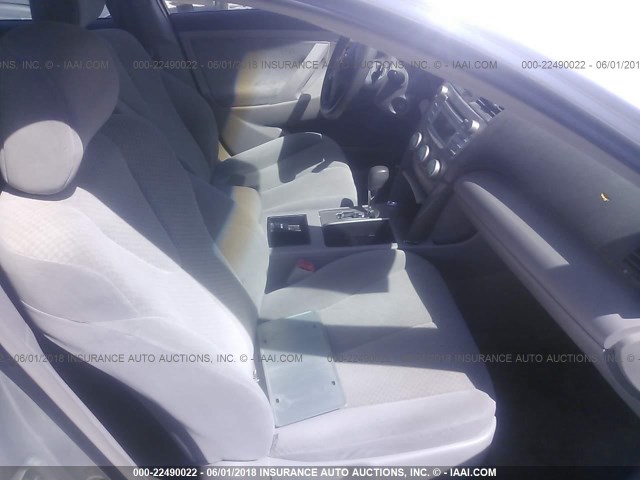 4T1BE46K48U227539 - 2008 TOYOTA CAMRY CE/LE/XLE/SE SILVER photo 5