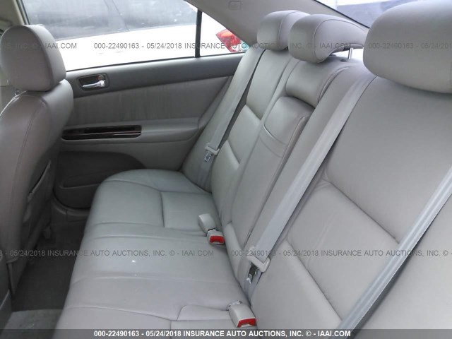 4T1BF30K95U086477 - 2005 TOYOTA CAMRY LE/XLE/SE შავი ფოტო 8