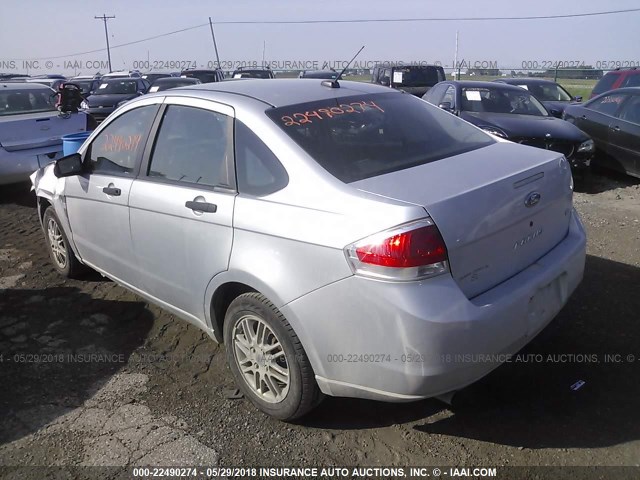 1FAHP35N48W110133 - 2008 FORD FOCUS SE/SEL/SES SILVER photo 3