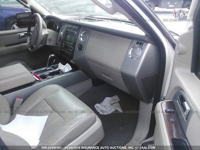1FMFU20598LA66039 - 2008 FORD EXPEDITION LIMITED WHITE photo 5
