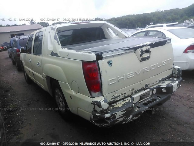 3GNEC13T12G156451 - 2002 CHEVROLET AVALANCHE C1500 WHITE photo 3