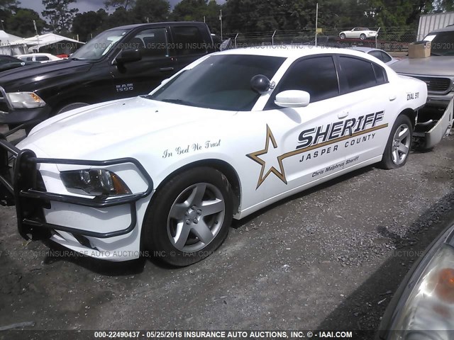 2C3CDXATXDH564943 - 2013 DODGE CHARGER POLICE WHITE photo 2