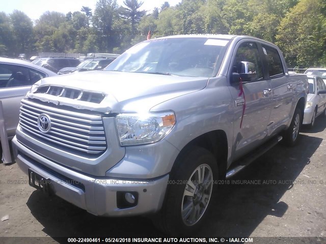 5TFAY5F14GX556663 - 2016 TOYOTA TUNDRA CREWMAX 1794/PLATINUM SILVER photo 2