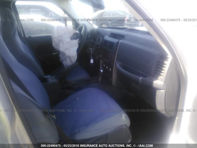 1J4PN3GK0BW502591 - 2011 JEEP LIBERTY RENEGADE SILVER photo 5