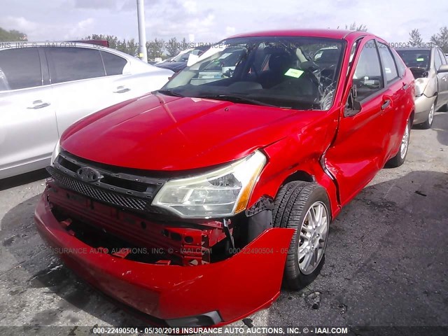 1FAHP35N48W210913 - 2008 FORD FOCUS SE/SEL/SES RED photo 2